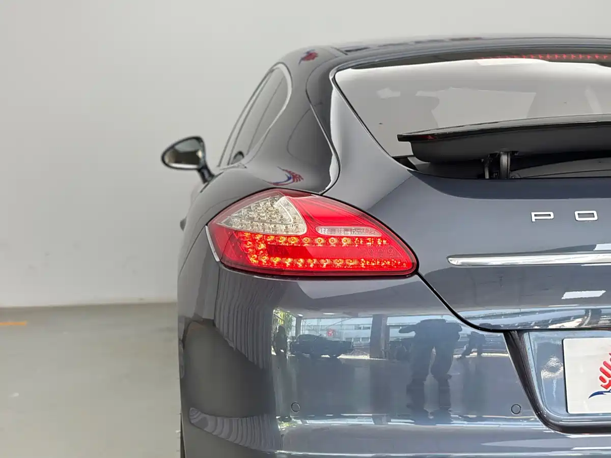 Porsche Panamera 2010 Model Panamera S 4.8L фото 15