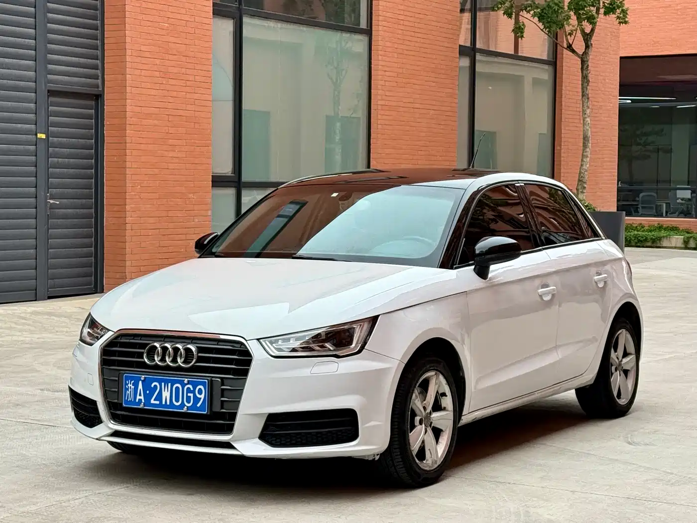 Audi A1 2016 30 TFSI Sportback Design Style Edition