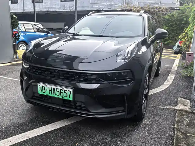 Lynk & Co Lynk & Co 01 EM-P 2022 1.5TD PHEV Plus