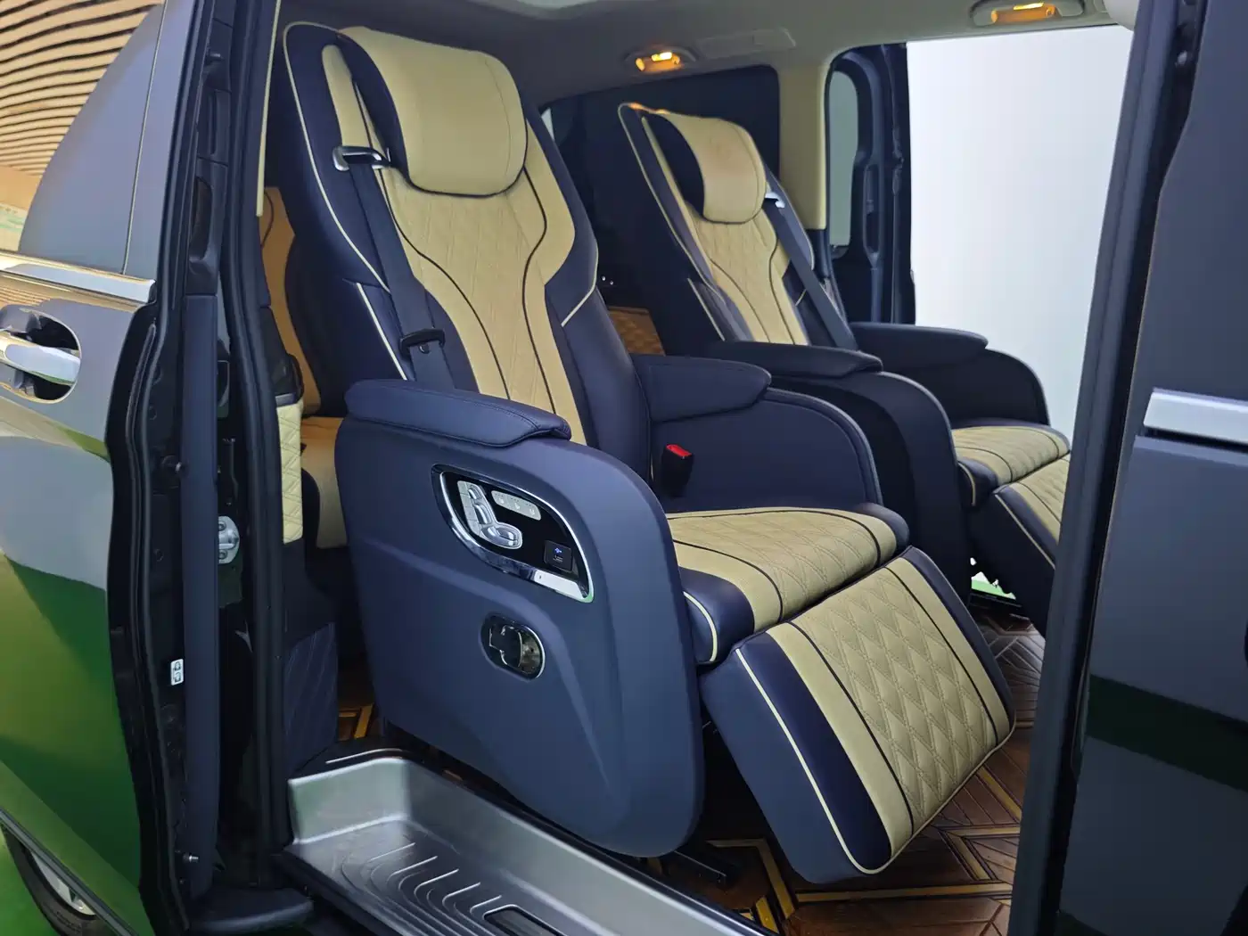 Mercedes-Benz V-Class 2018 V 260 Pilot Edition China V фото 12
