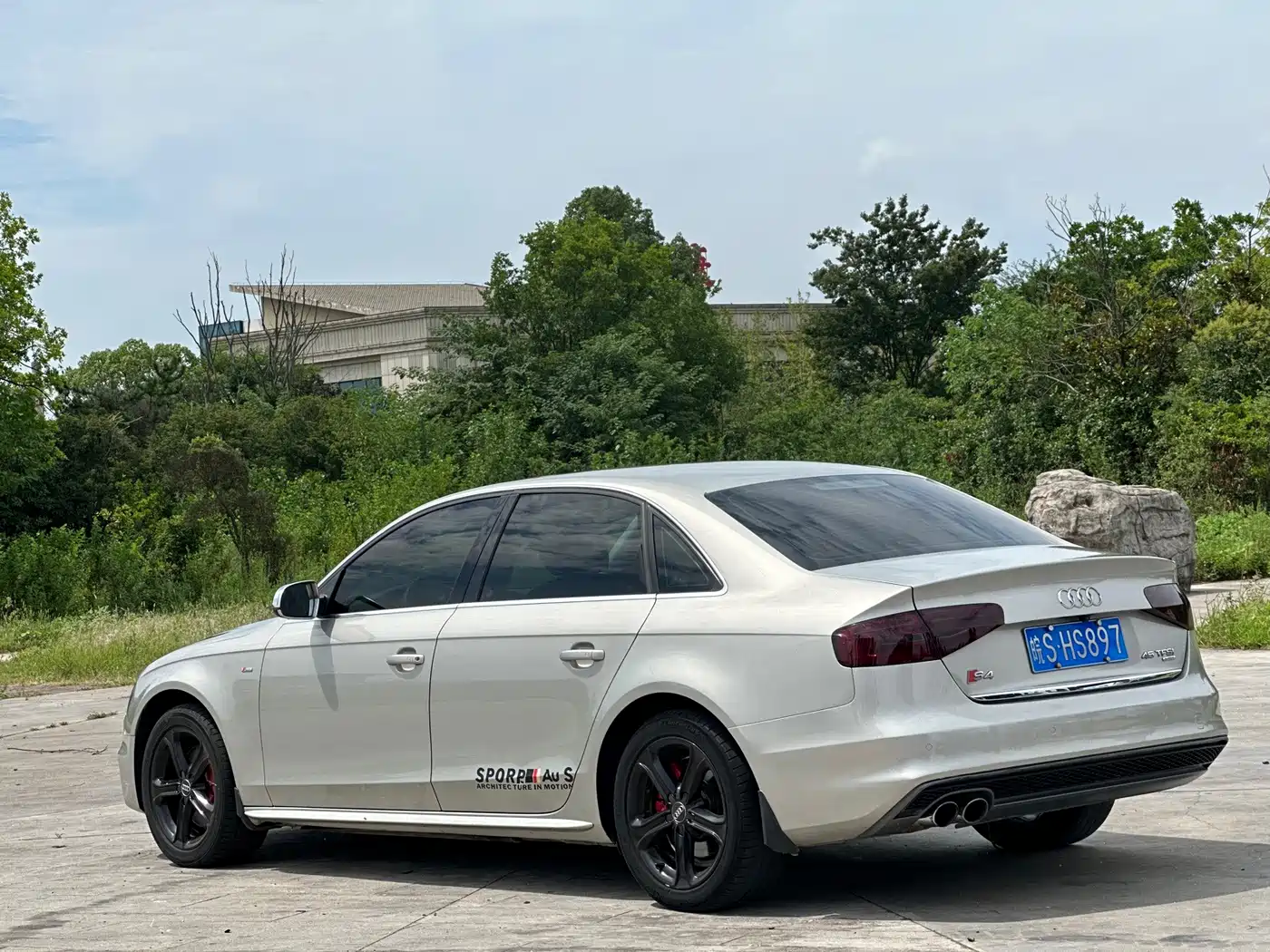 Фото 4 - Audi A4L