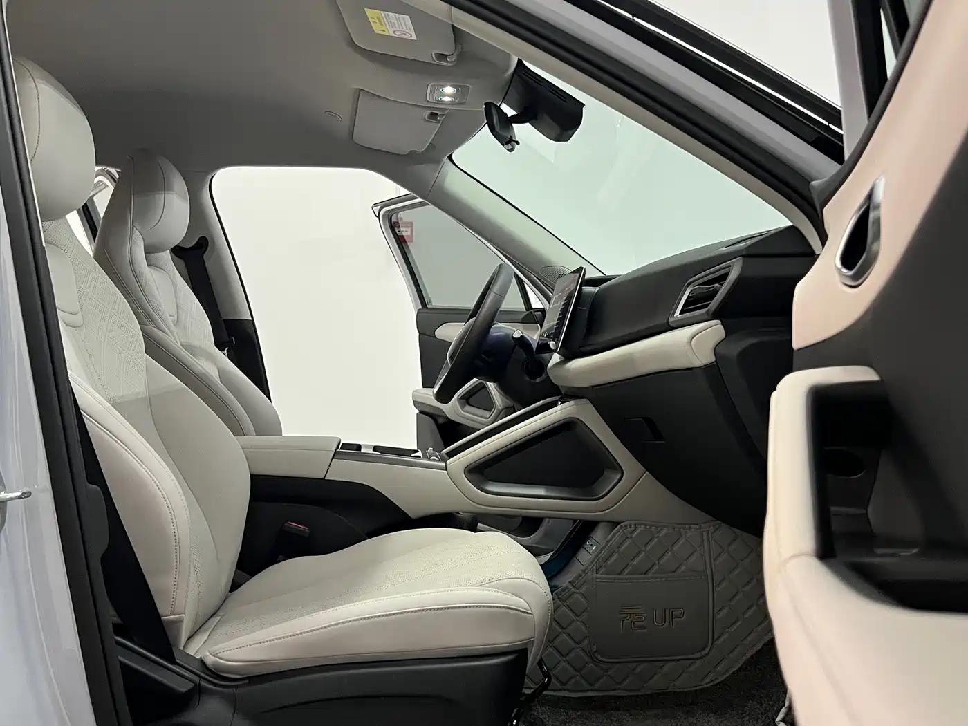 BYD Yuan UP 2026 2025 Model 301KM Navigator