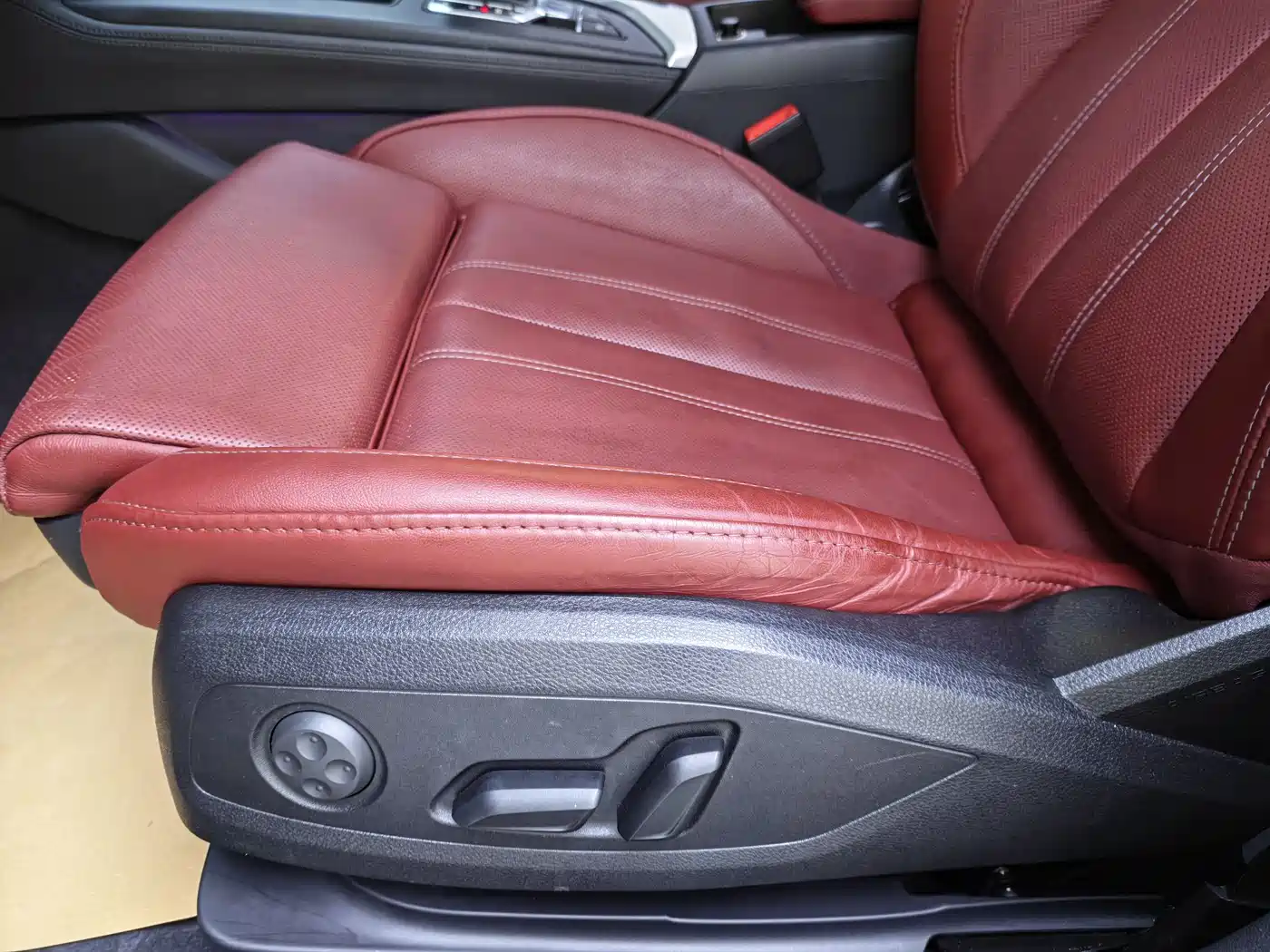 Audi A4L 2021 40 TFSI Premium Life Edition фото 16