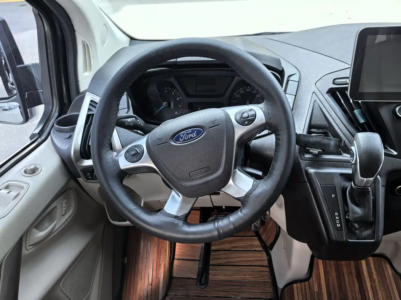 Ford Tourneo 2018 2017 2.0T Automatic Smart Elite Edition