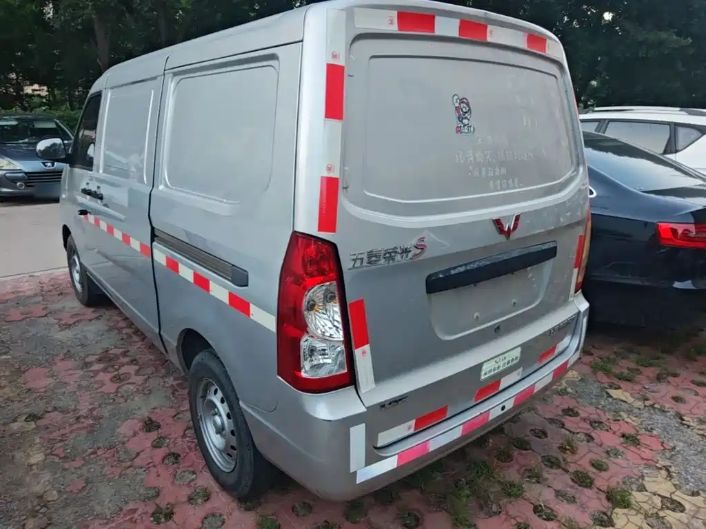 Wuling Motors Wuling Rongguang S 2023 2021 Model 1.2L Basic Enclosed Van 2-Seater LSI