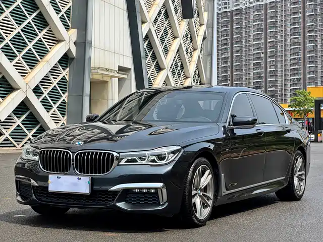 BMW 7 SERIES