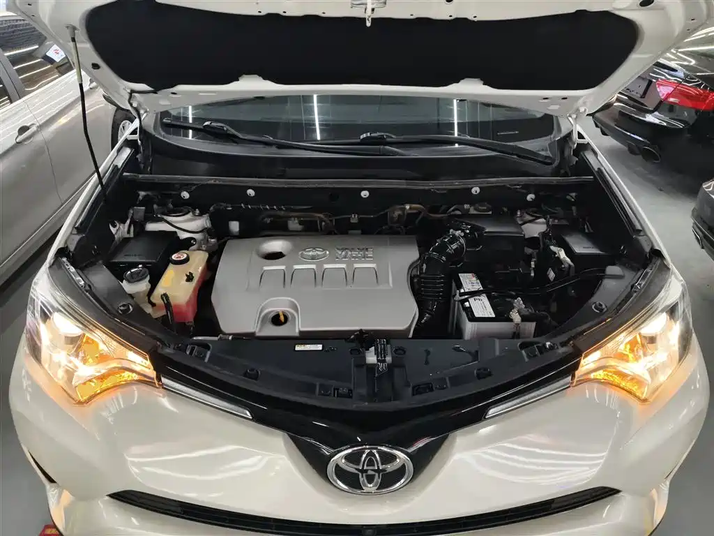 Toyota RAV4 Rongfang 2016 2.0L CVT 2WD Comfort (China V) фото 16