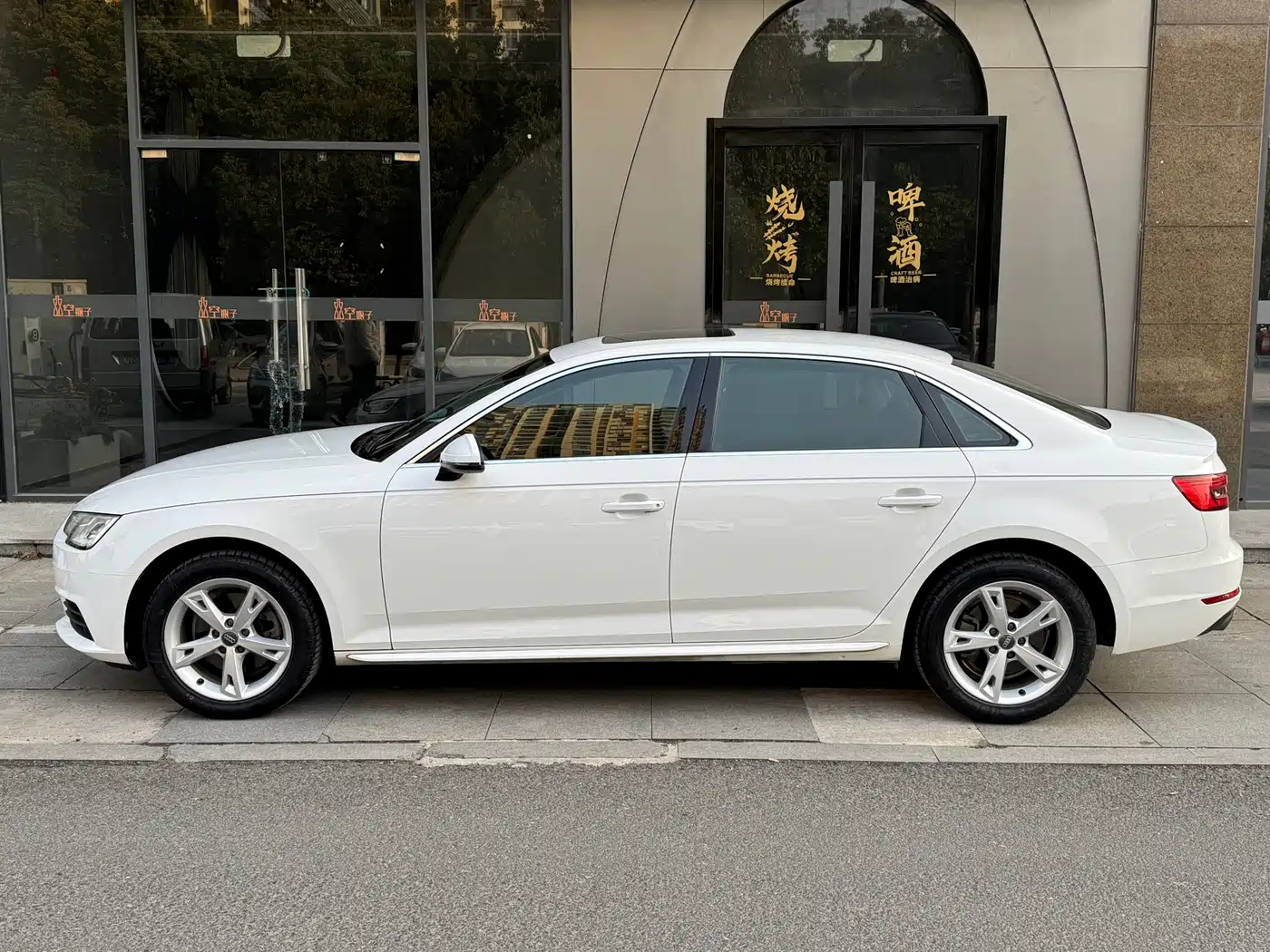 Audi A4L 2017 40 TFSI Progressive фото 3