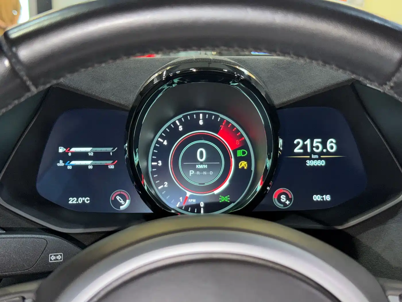 Aston Martin V8 Vantage 2018 4.0T V8 Coupe фото 9
