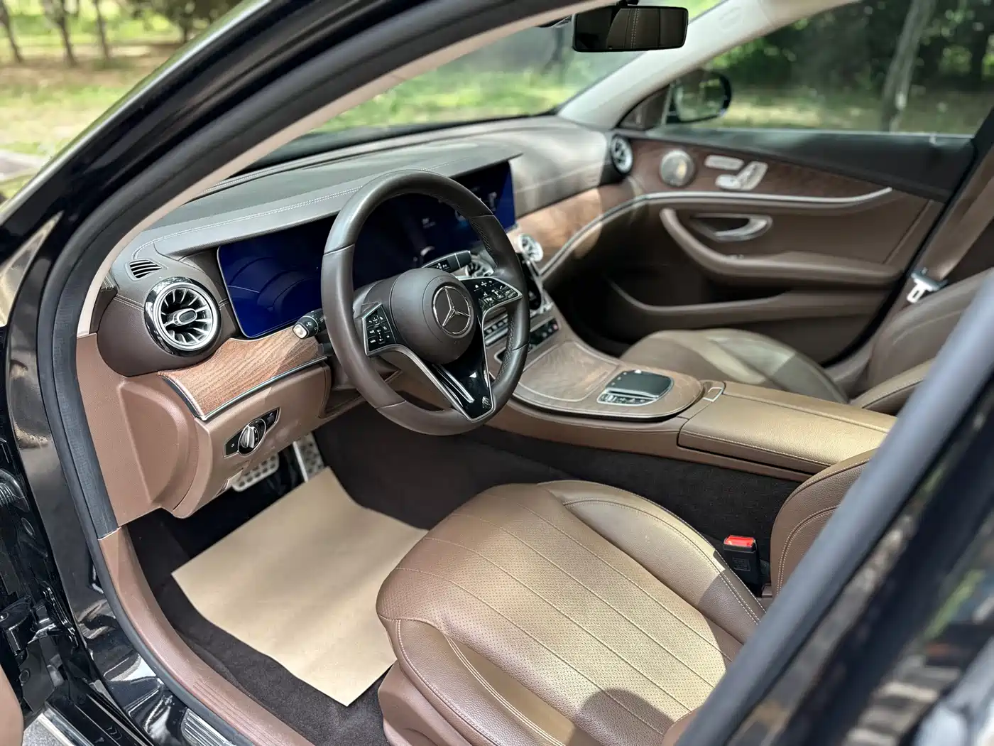 Mercedes-Benz E-Class 2023 E 300 L Fashion фото 10