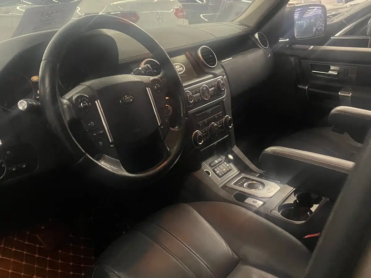Land Rover Discovery 2013 3.0 SDV6 HSE Diesel фото 9