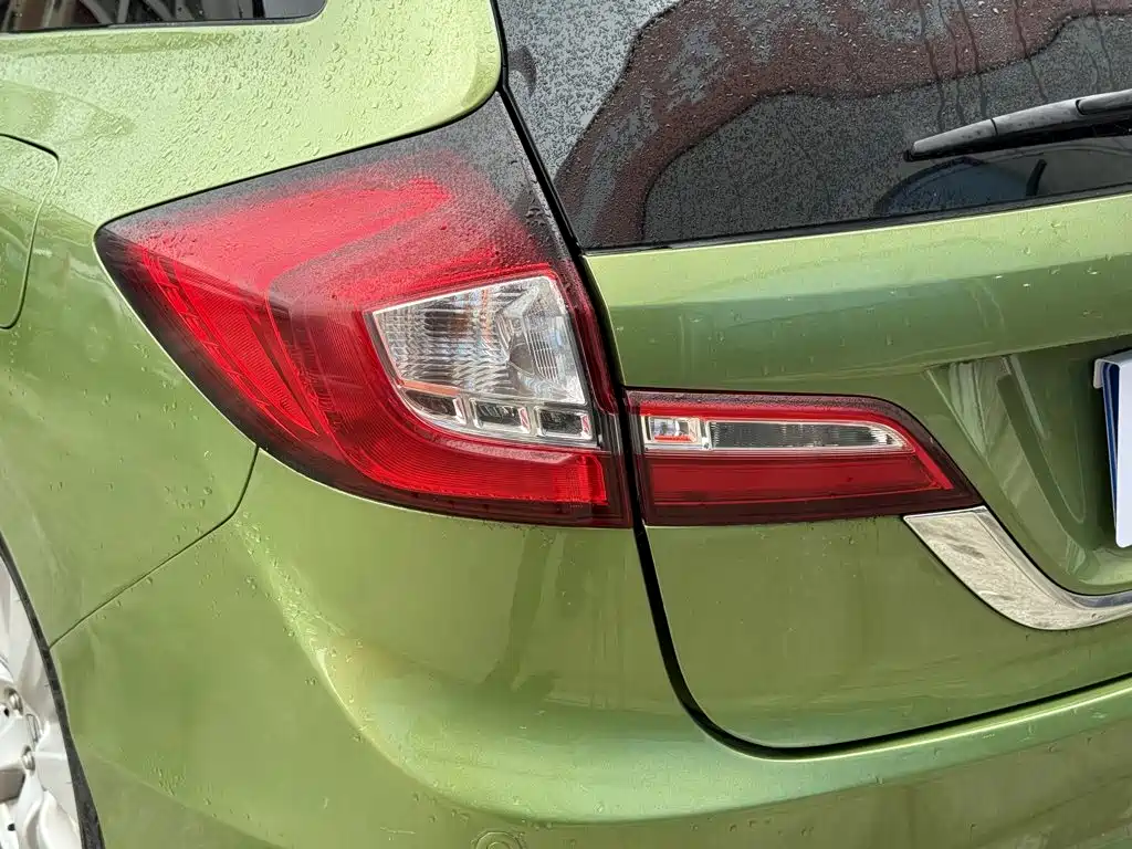 Honda Jade 2014 2013 1.8L Automatic Comfort Edition 5-seater