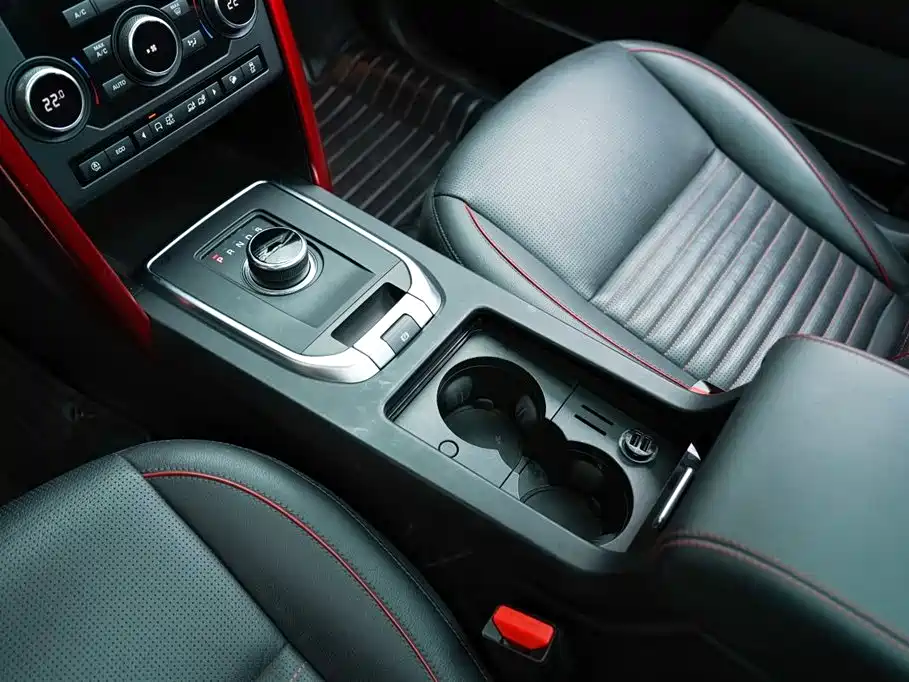 Land Rover Discovery Sport 2019 240PS SE Dynamic Edition China VI фото 11