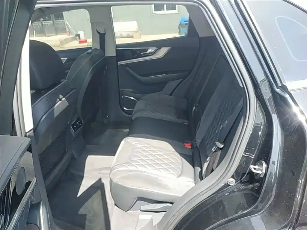 Hongqi HS5 2019 2.0T Smart Connect Enjoy Edition фото 17