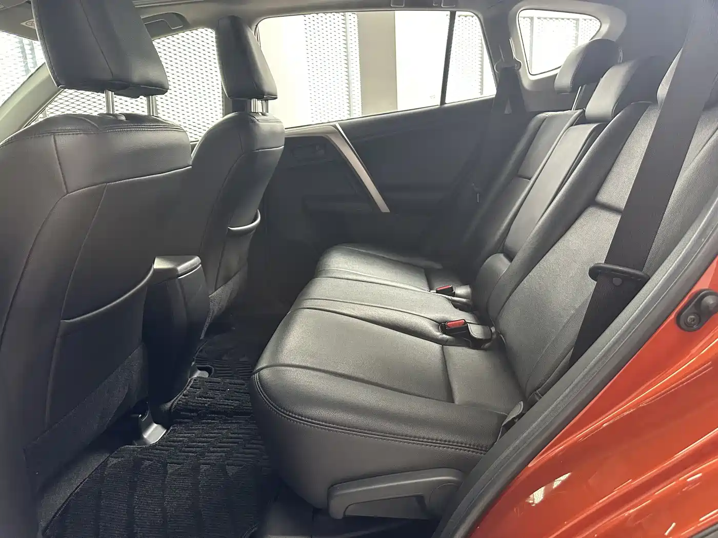 Toyota RAV4 Rongfang 2015 2.0L CVT 2WD Trend Edition фото 5
