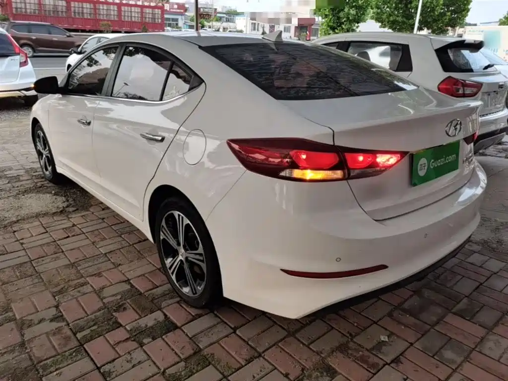 Hyundai Elantra 2018 1.4T DCT Dynamic·Vitality Model фото 5