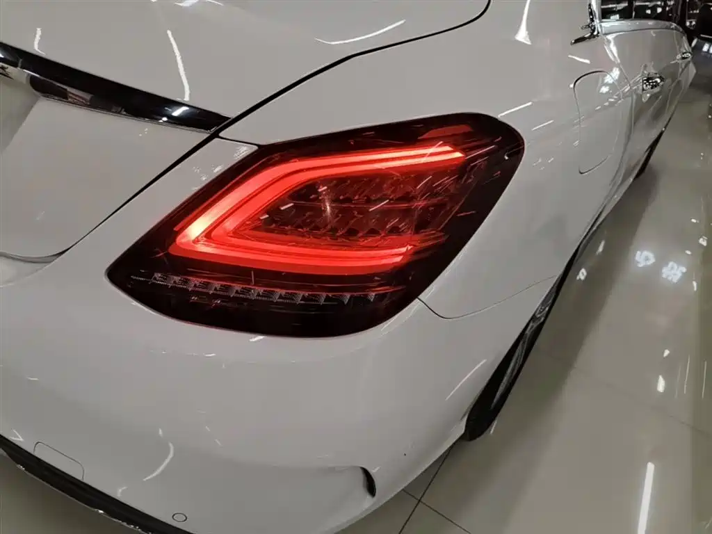 MERCEDES-BENZ CLASS C
