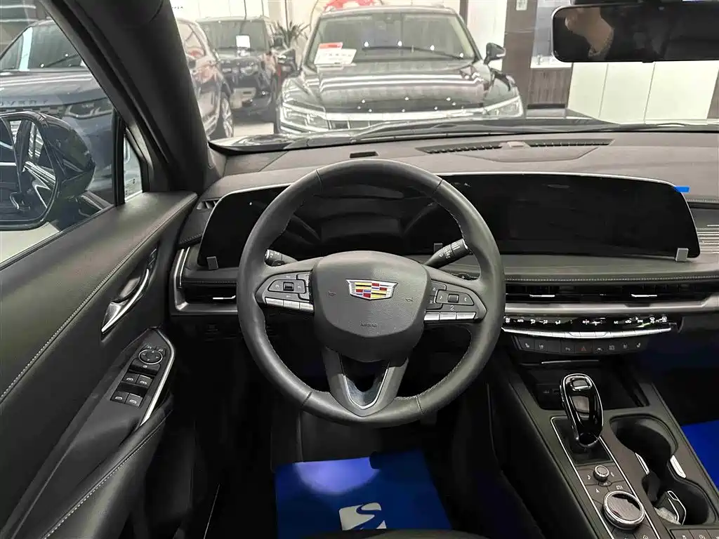 Cadillac XT4 2024 28T 2WD Premium фото 14