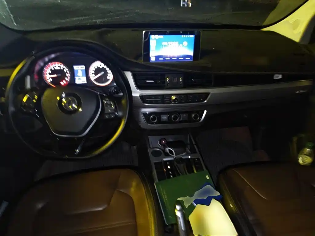 صورة 5 - Dongfeng Fengxing Jingyi X6