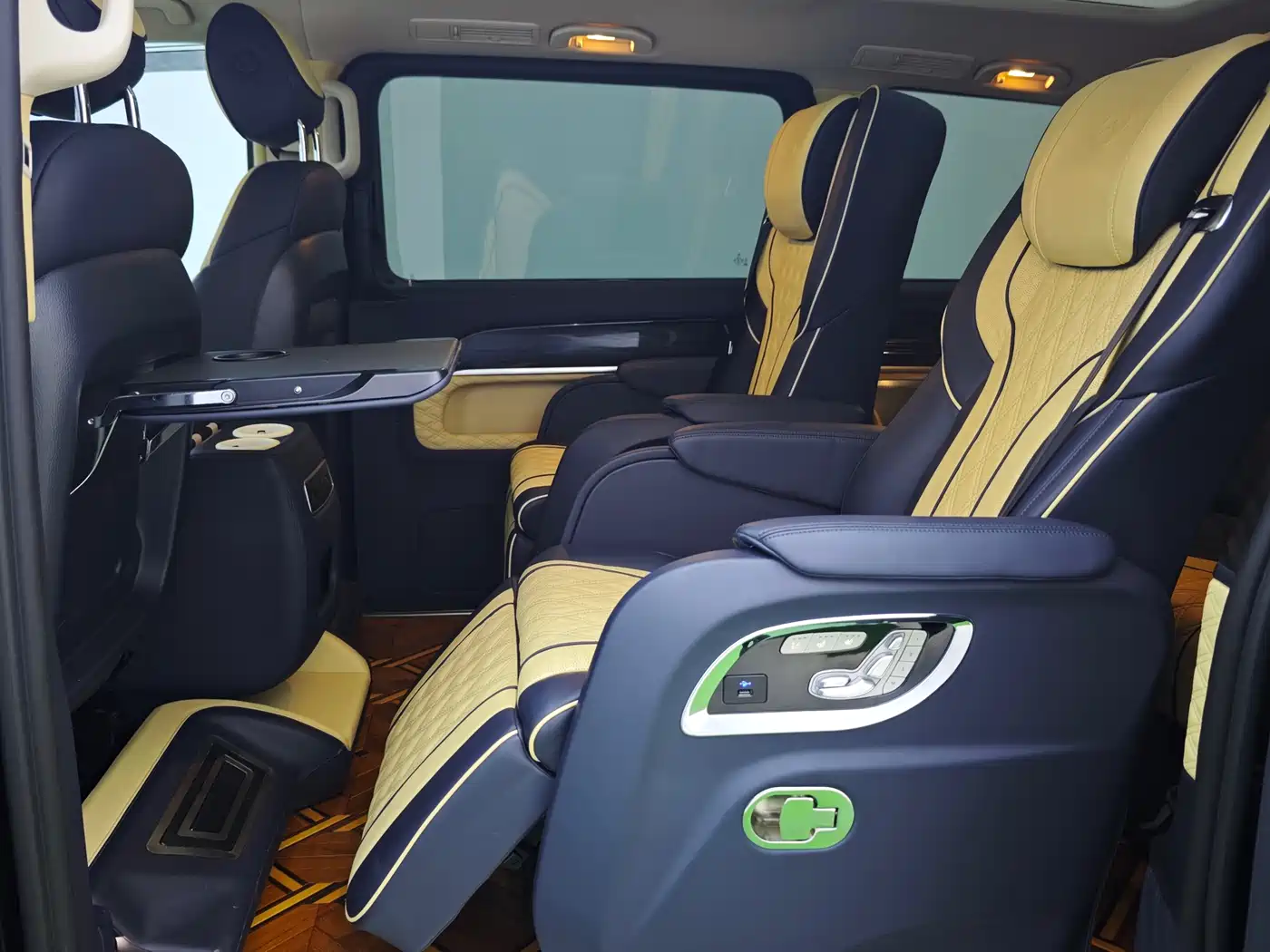 Mercedes-Benz V-Class 2018 V 260 Pilot Edition China V фото 14
