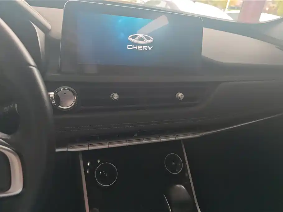 CHERY TIGGO 8
