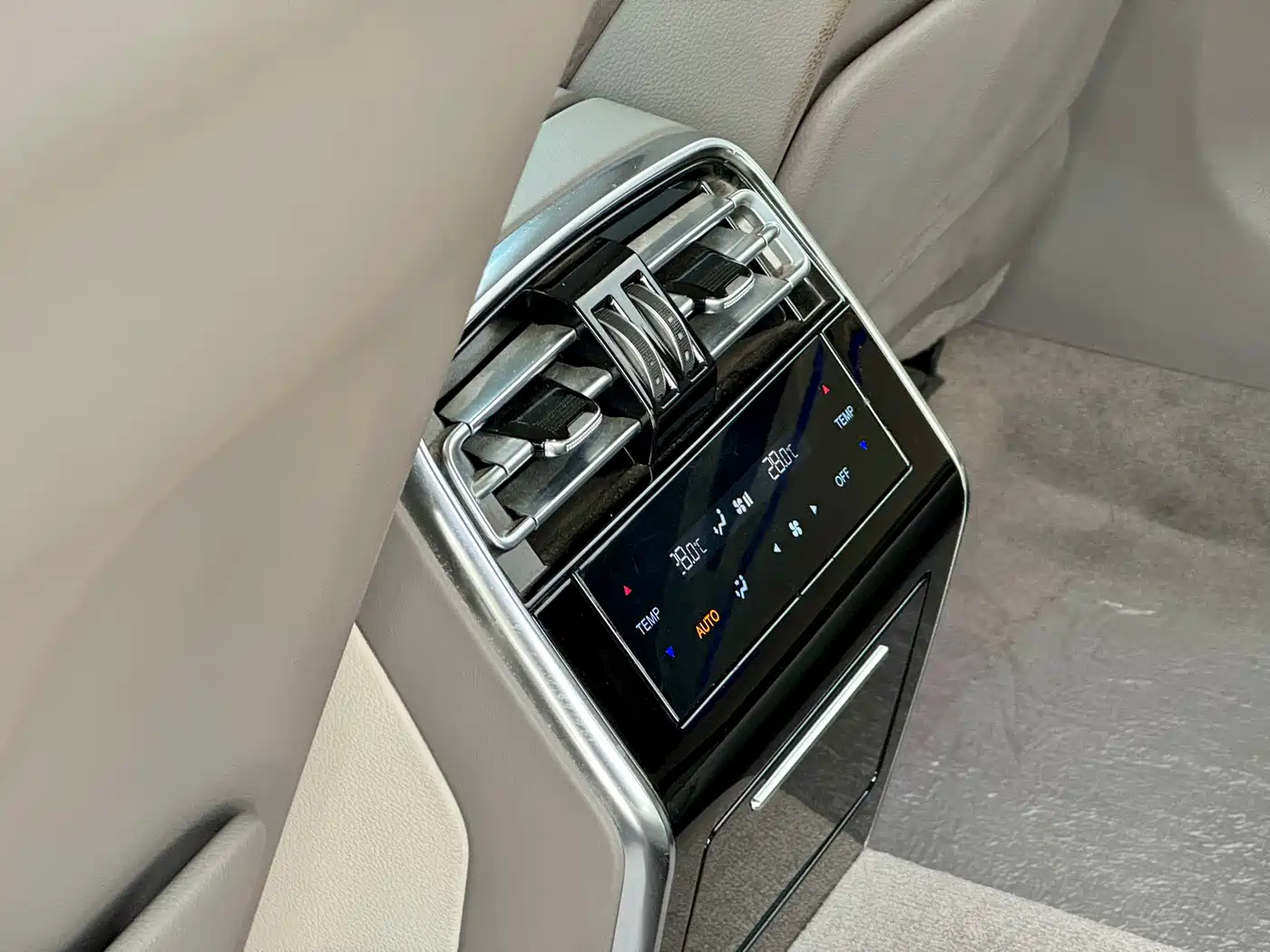 Hongqi H9 2020 3.0T Smart Connection Qi Chang Edition фото 11