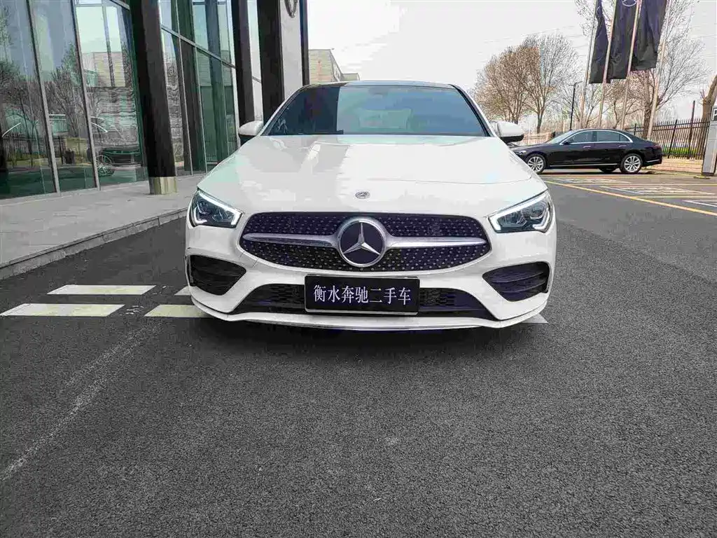 MERCEDES-BENZ CLA