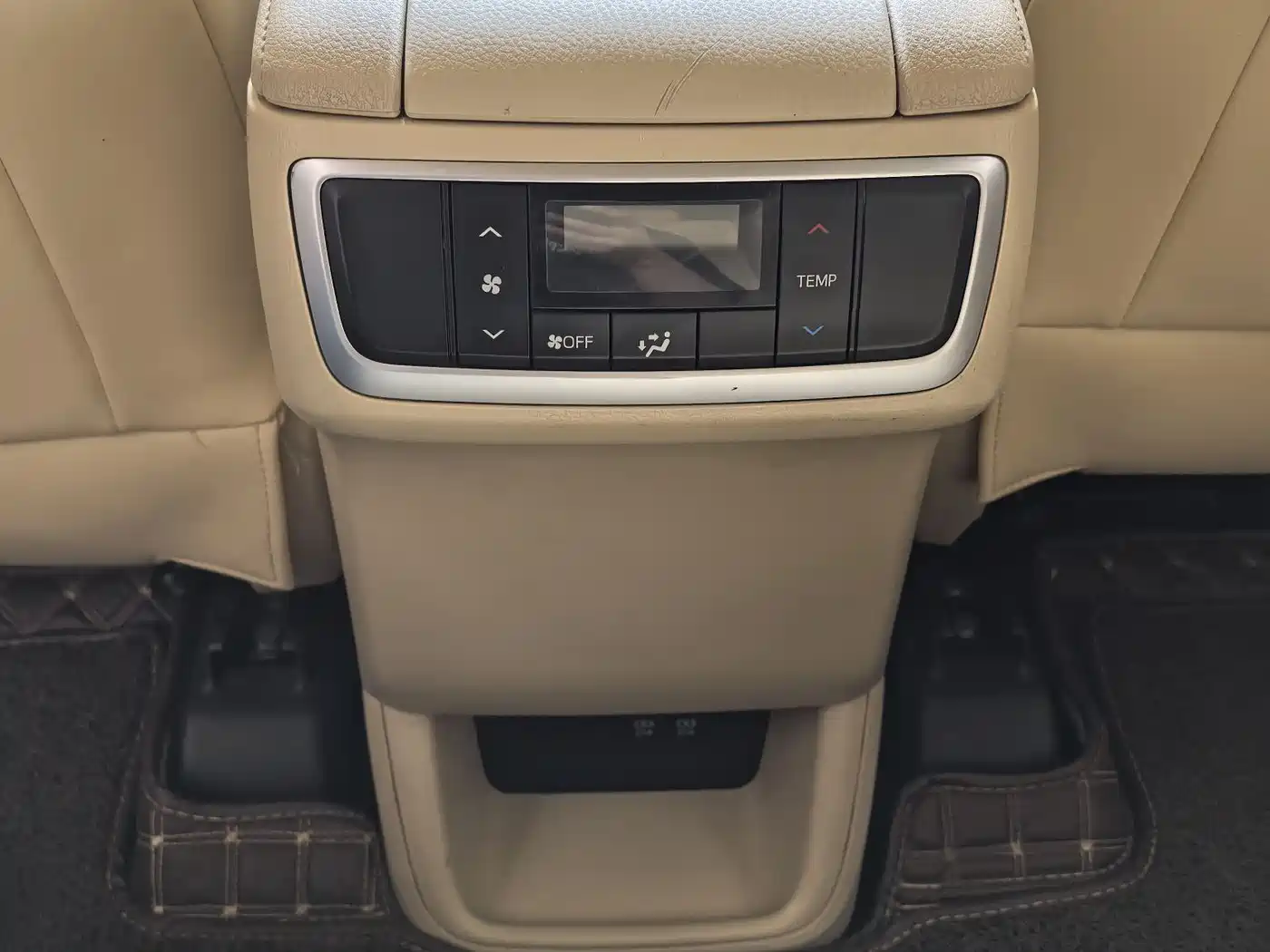Toyota Highlander 2018 2.0T 4WD Elite 7-seater China VI фото 12