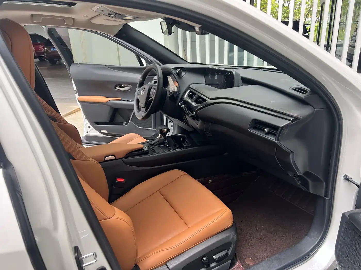 Lexus UX 2021 2020 260h Explore Fun Edition China V