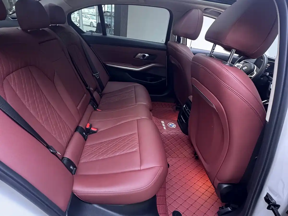 BMW 3 Series 2023 320Li M Sport Package фото 8