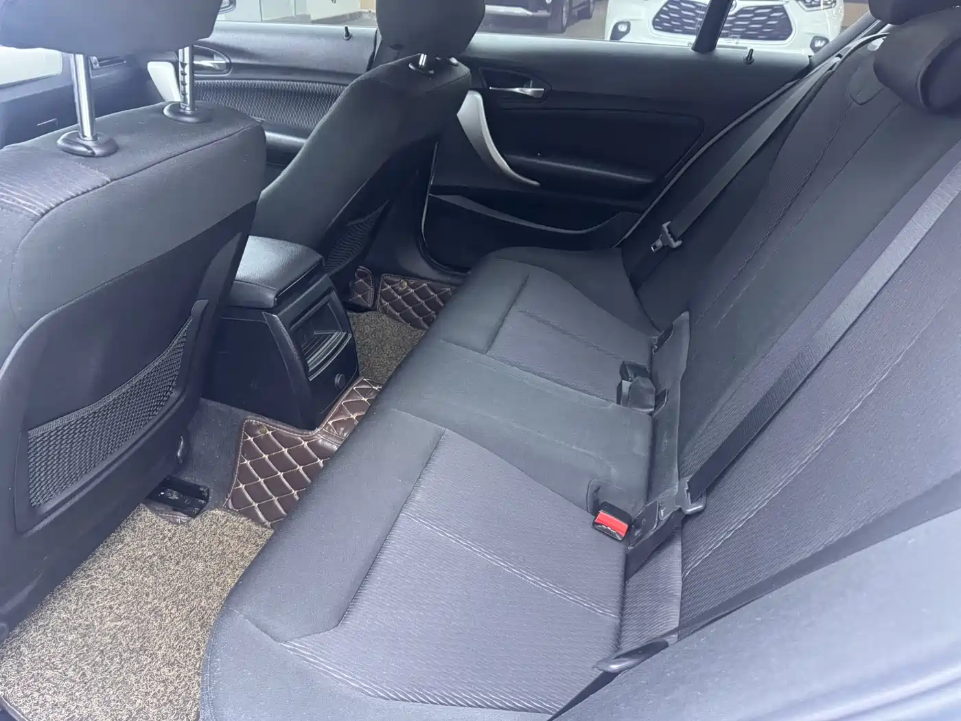 BMW 1 Series (Import) 2018 118i Leading фото 9