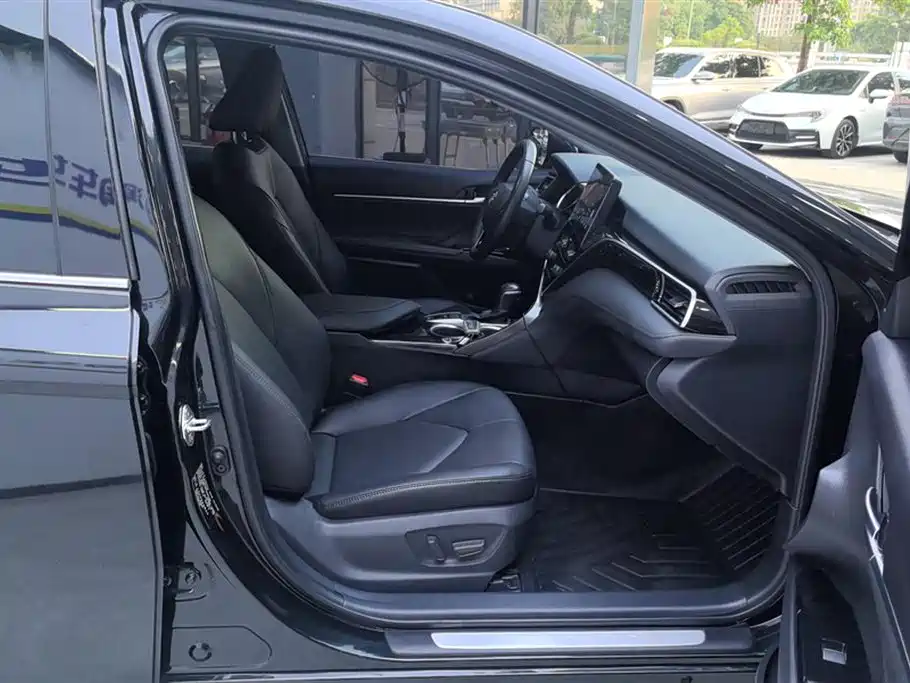 Toyota Camry 2021 2.0G Luxury Edition фото 8