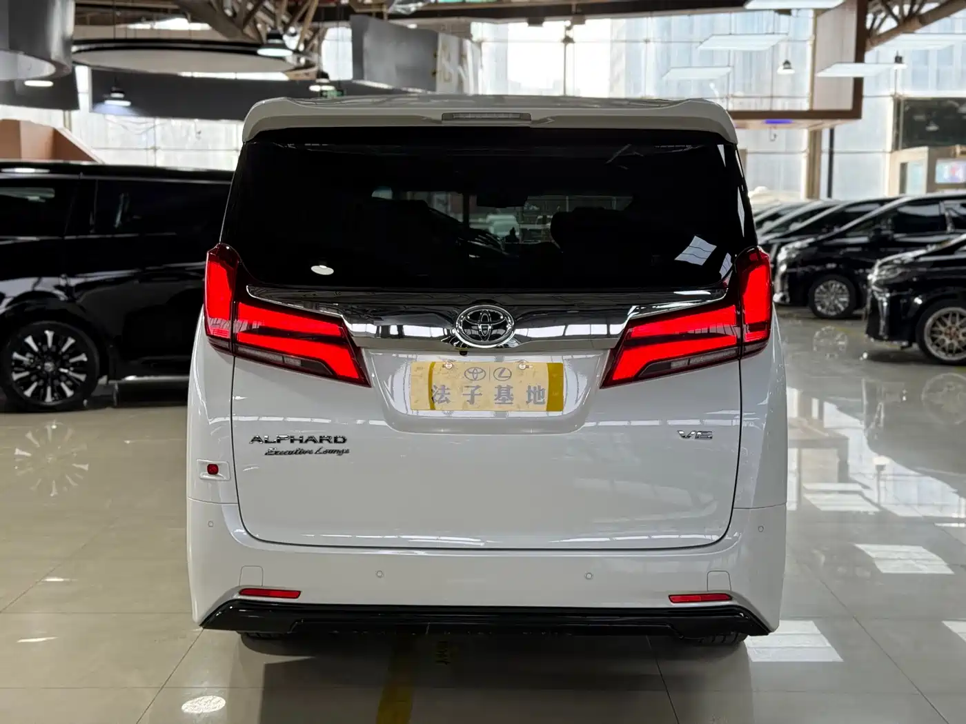 Toyota Alphard 2018 Facelift 3.5L Premium Edition фото 23