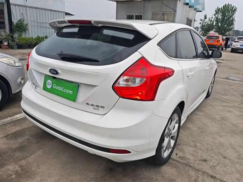 Фото 7 - Ford Focus