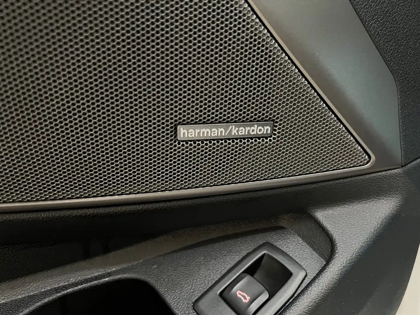 BMW 3 Series 2024 325i M Sport Shadowline Package фото 7
