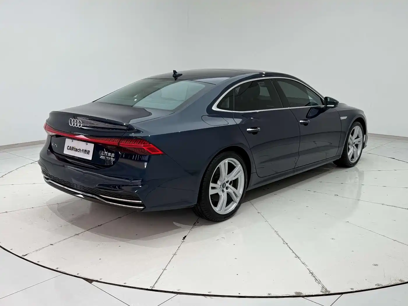 Audi A7L 2022 45 TFSI S-line Future Dream Edition фото 8