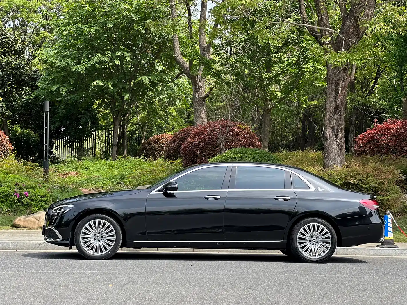 Mercedes-Benz E-Class 2023 E 300 L Luxury фото 3