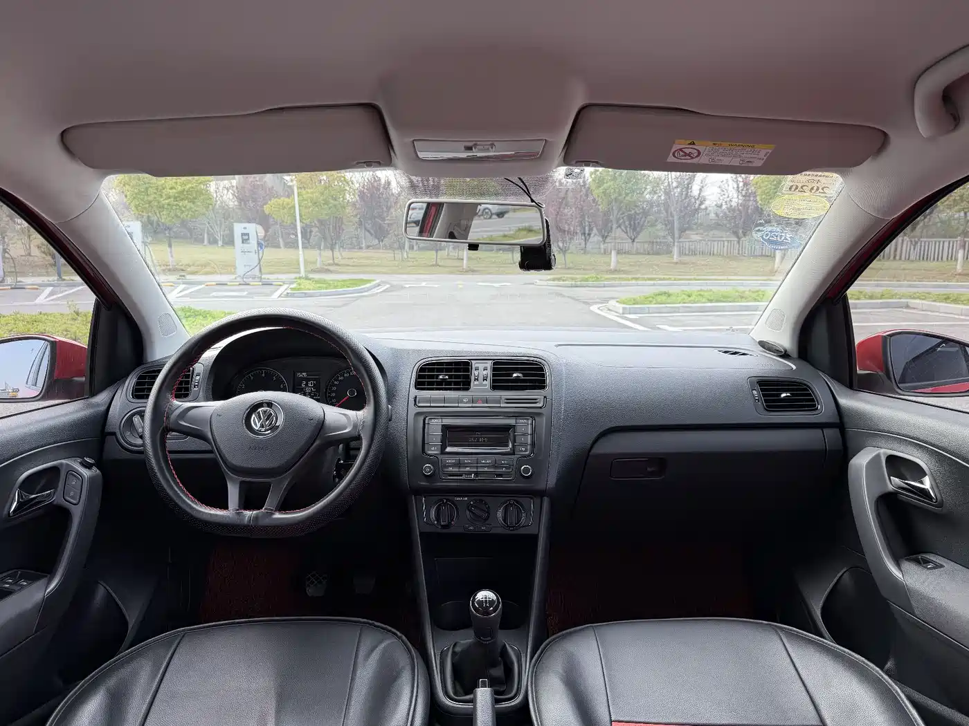 Volkswagen Polo 2016 1.4L Manual Trend фото 4