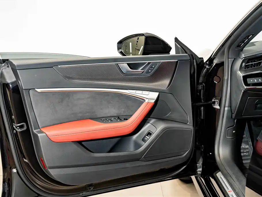 Audi A7L 2024 45 TFSI quattro Black Warrior Edition фото 18