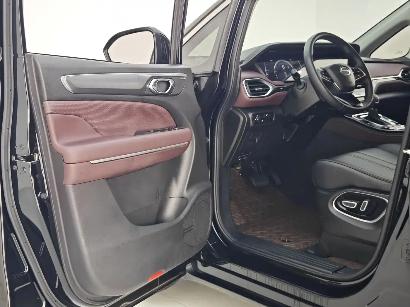 GAC Trumpchi Trumpchi M6 2023 PRO 270T DCT Luxury Edition фото 27
