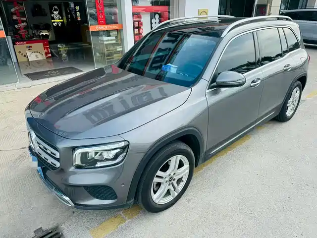 MERCEDES-BENZ GLB
