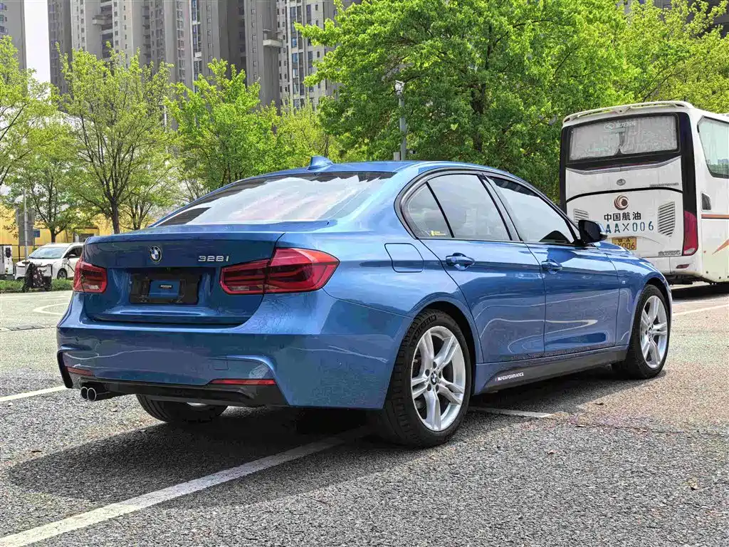 BMW 3 Series 2016 328i M Sport фото 11