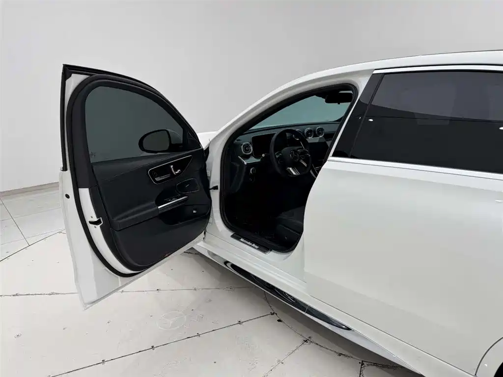 Mercedes-Benz C-Class 2024 Second Facelift C 260 L Sport фото 13
