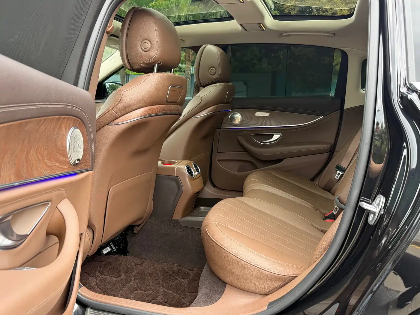 Mercedes-Benz E-Class 2017 E 300 L Luxury фото 9