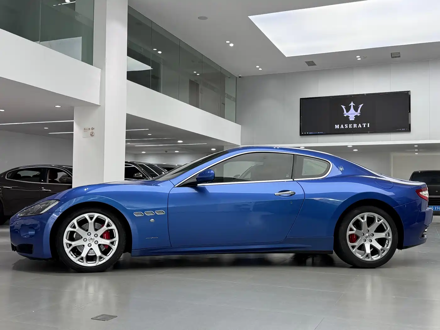 Maserati GranTurismo 2015 2007 4.2L Standard