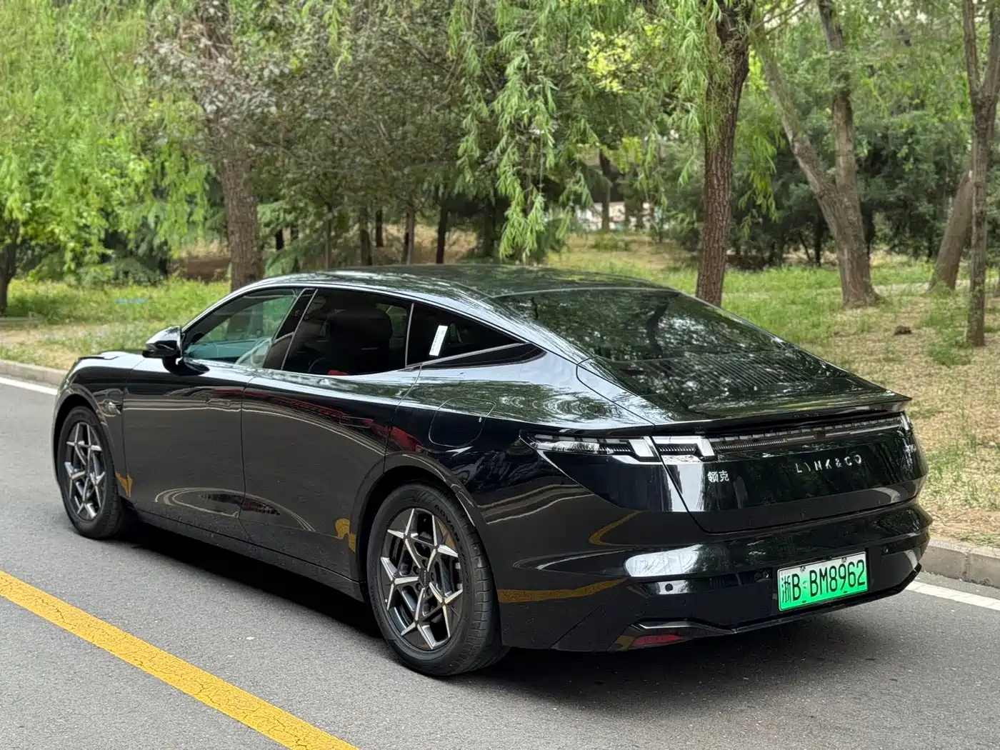 Lynk & Co Z10 2025 STARBUFF 95kWh 766km RWD фото 6