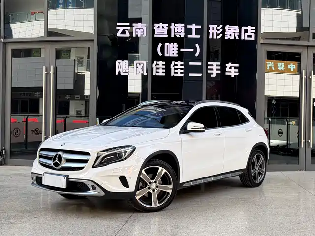 MERCEDES-BENZ GLA