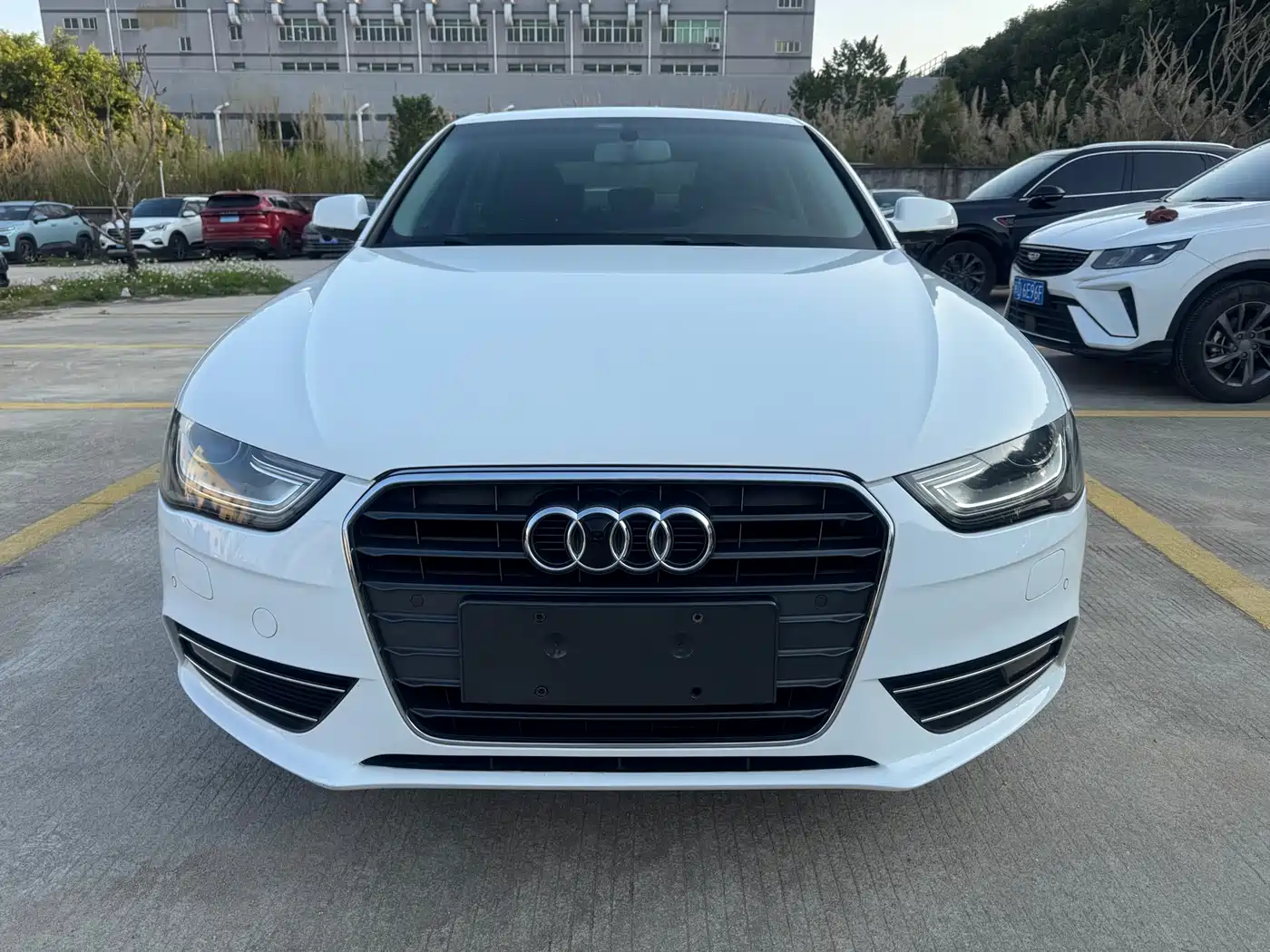 Audi A4L 2013 35 TFSI Automatic Comfort фото 3