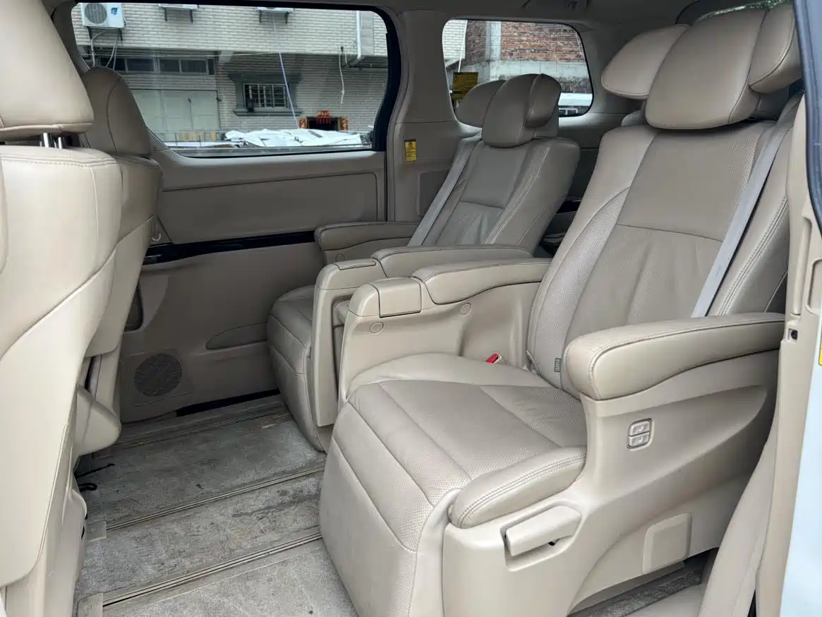 Toyota Alphard 2012 3.5L Luxury Edition фото 3