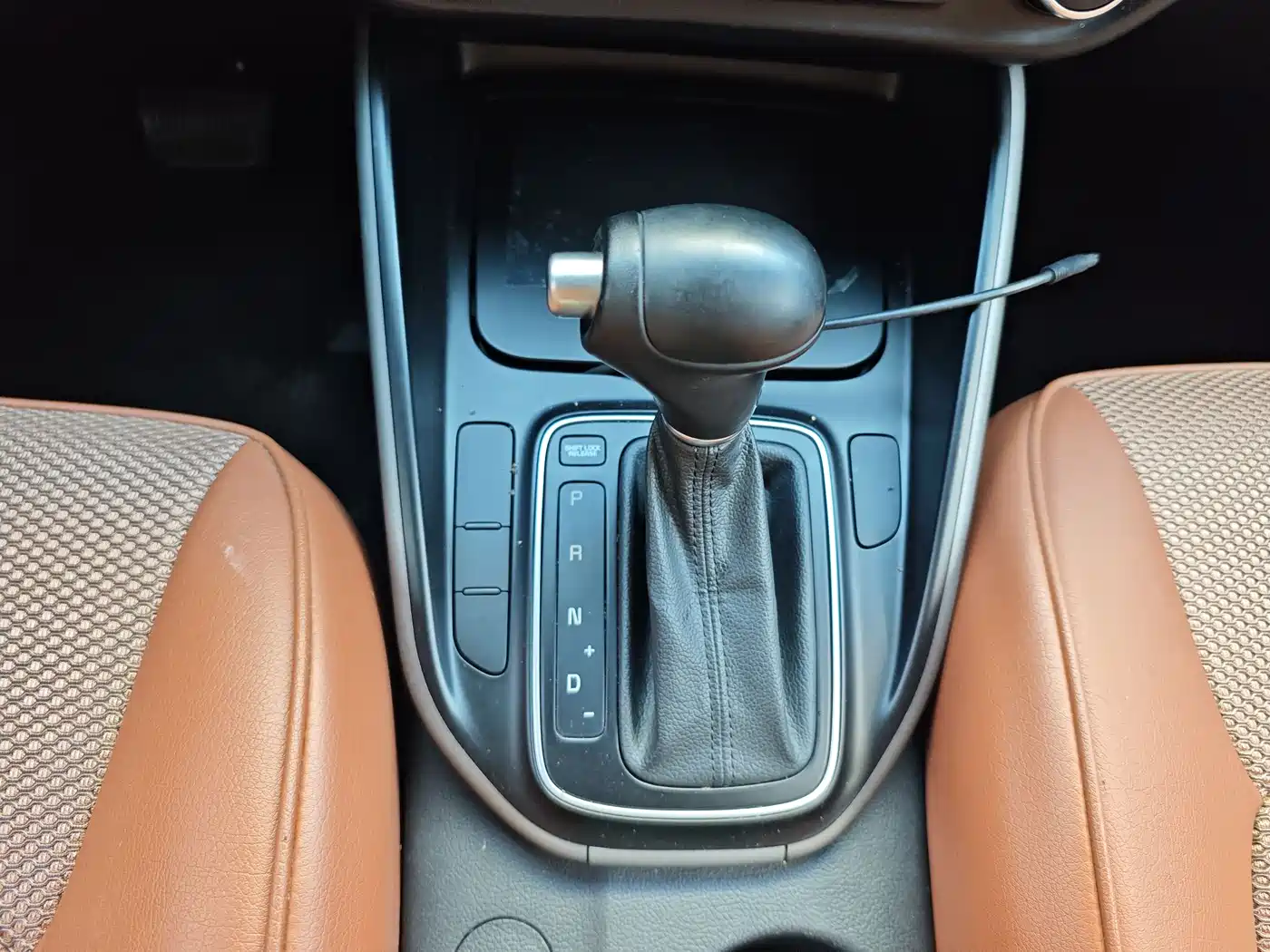 Kia Carens 2013 2.0L 7-Seat Auto Standard China IV фото 15